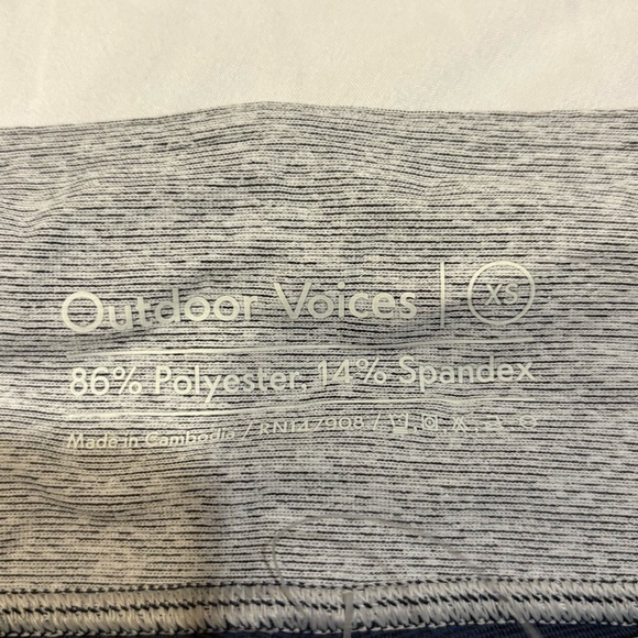 Outdoor Voices two tone 7/8 leggings New With tags - Picture 2 of 2